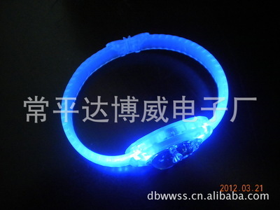 【工厂直销LED发光威士忌酒杯 七彩闪光八角杯子 酒吧KTV用品】价格,厂家,图片,助威道具,东莞市常平达博威电子厂-销售业务部-